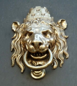 Lion doorknocker